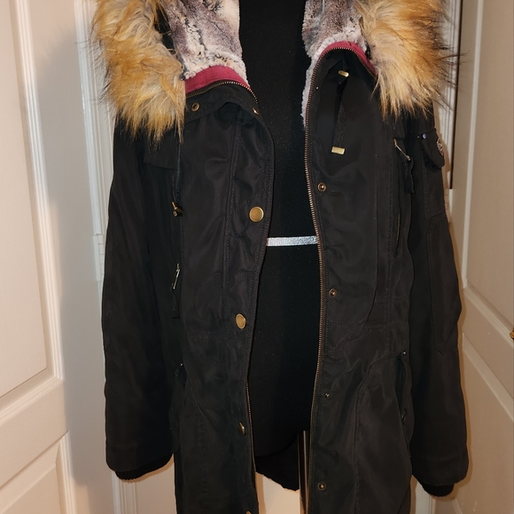 1 MADISON EXPEDITION COAT. - Picture 2 of 9